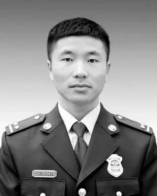 英雄走好!广汉花炮厂燃爆事故牺牲消防员李义奎被批准为烈士!