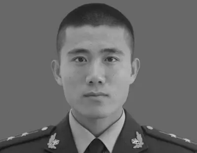 英雄魂归故里,泪别英雄王成龙!