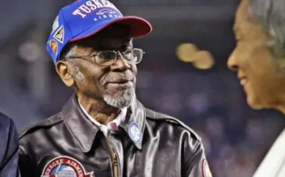美国黑人老兵在纽约家中逝世，享年100岁