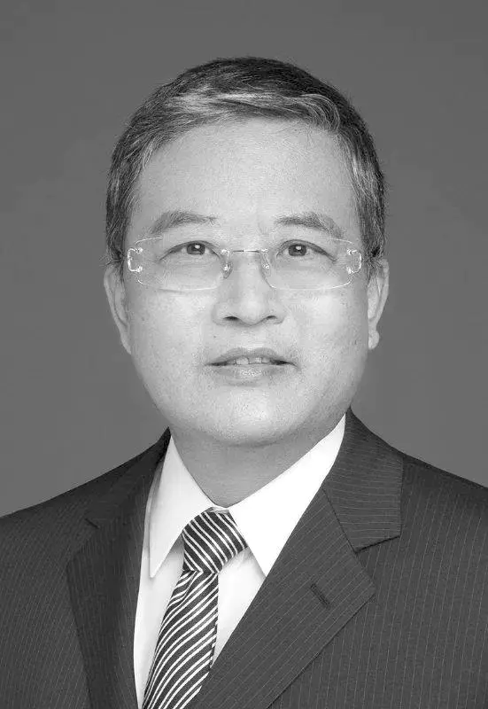叶伟龙
