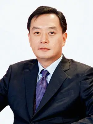 严凯泰