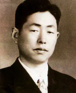 郑律成 