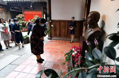 福州：朗诵快闪纪念严复逝世100周年