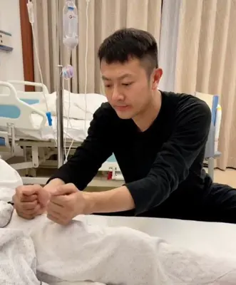 印小天宣告父亲去世！之前因父亲患癌寻帮助，父亲生前希望其再婚