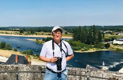 中国美院特聘教授萧驰辞世，寄意山水与抒情传统