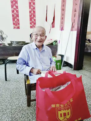 99岁抗战老兵石长年去世曾参与了重庆保卫战
