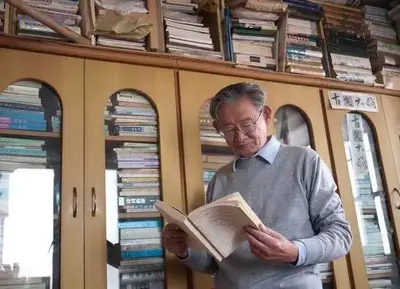 《红与黑》译者罗新璋去世,曾抄写傅雷译作两百多万字