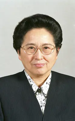 何鲁丽同志逝世
