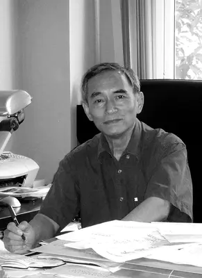 清华大学原党委副书记、深圳大学原校长罗征启逝世