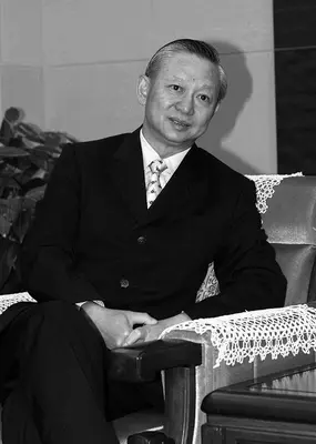 香港特区保安局原局长李少光逝世,特首李家超表示哀悼