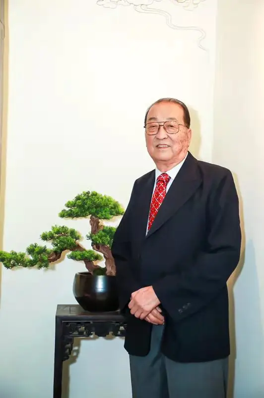 慈父纪人兴