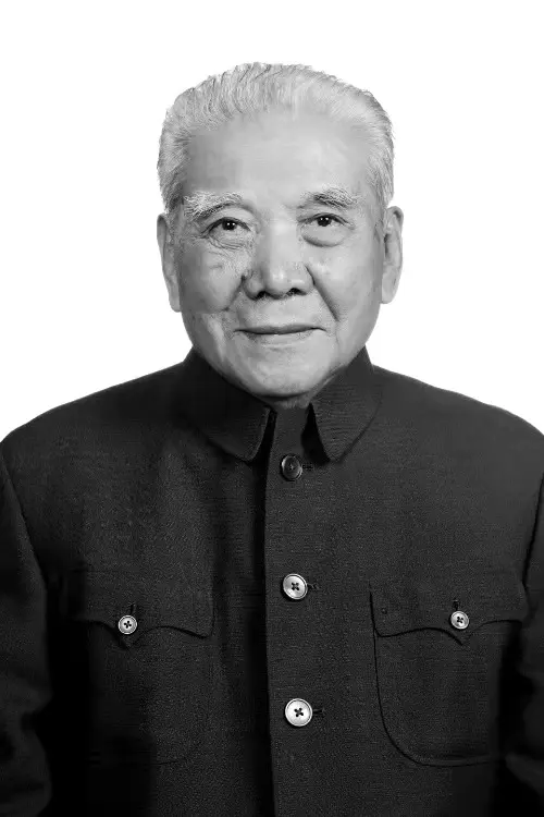 肖英 