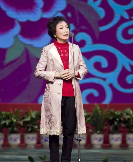 黄少华