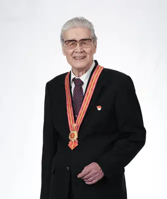 蓝天野