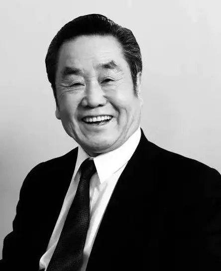 薛荣久